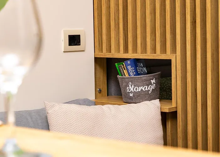 Bright & Cozy In By Flat Mаnager